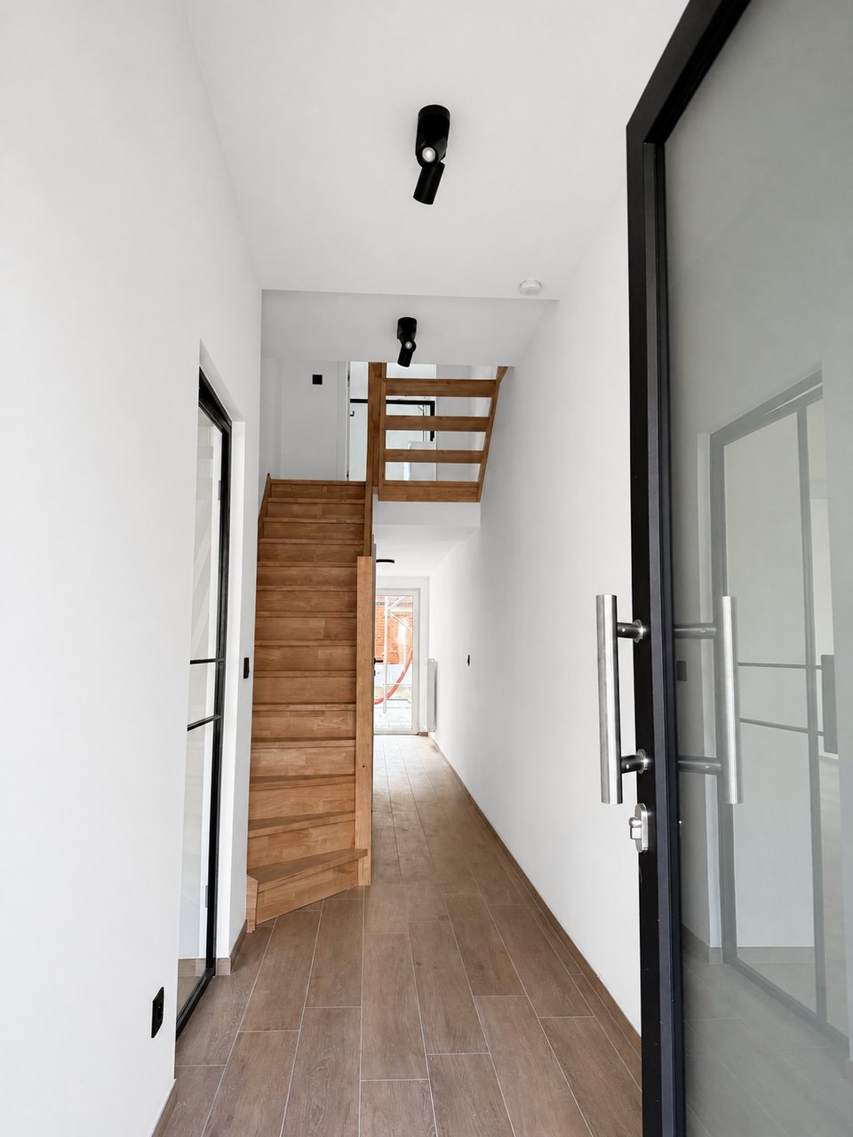 Inkomhal met Niko Home Control bediening